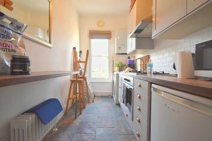 1 Bedroom Flat To Rent In Trinity Road, Tooting, London, SW17