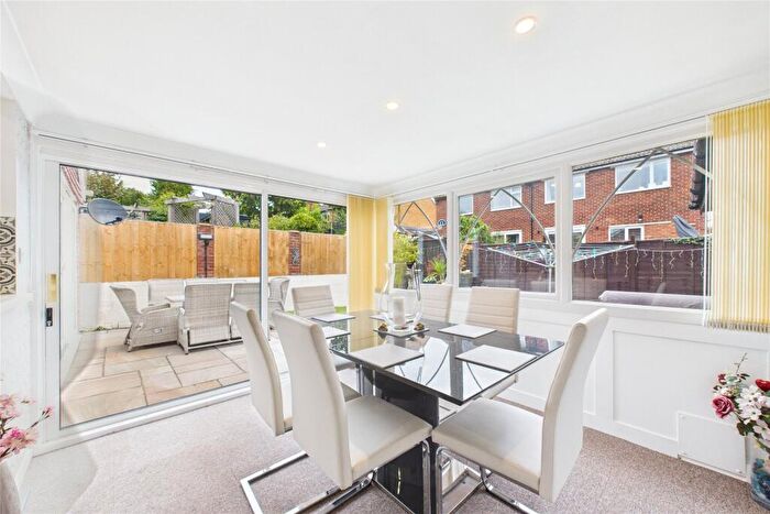 2 Bedroom Bungalow For Sale In Newtown Road, Sandhurst, Berkshire, GU47