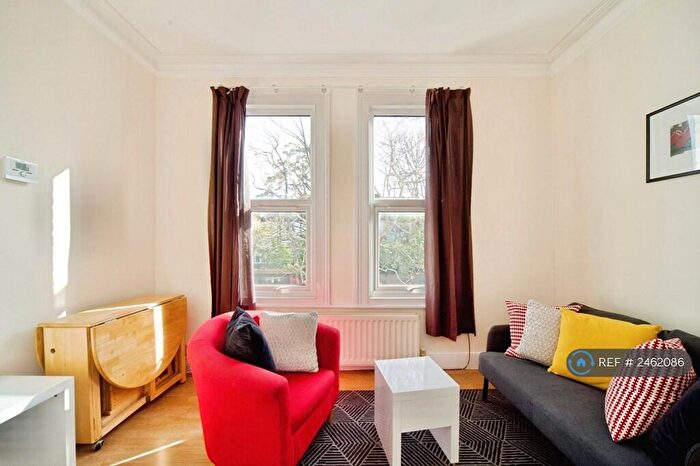 2 Bedroom Flat To Rent In Kilburn, Kilburn, London, NW2