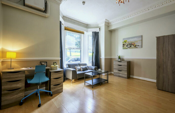 1 Bedroom House To Rent In Hyde Park Road, Leeds, LS6