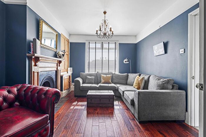 4 Bedroom Detached House For Sale In Thrapston Road, Finedon, Wellingborough, NN9