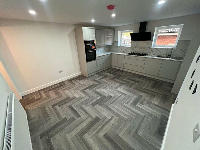 8 Bedroom Terraced House To Rent In London, E6