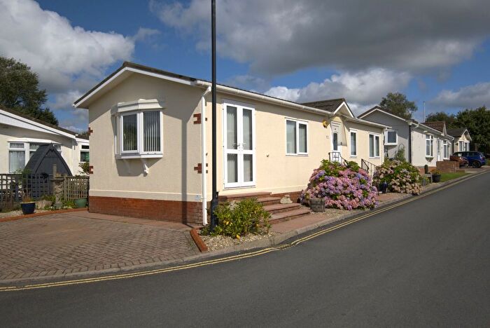 2 Bedroom Mobile/park Home For Sale In Sunny Haven Park, Howey, LD1