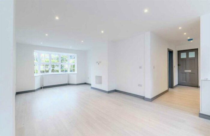 3 Bedroom Detached House To Rent In Brookland Rise, Hampstead Garden Suburb, London, NW11