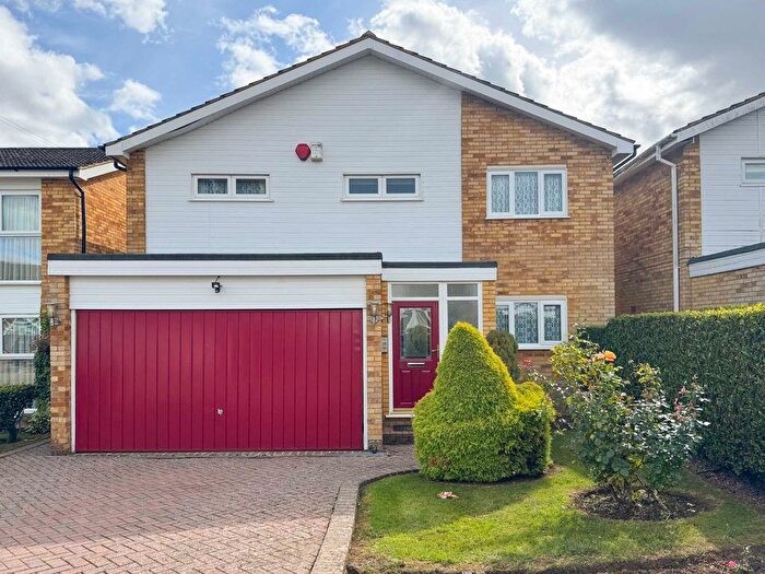 4 Bedroom Detached House For Sale In Wessex Drive, Hatch End, Pinner, HA5