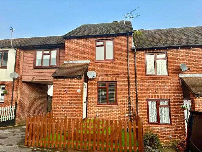 3 Bedroom Town House To Rent In Roxburghe Close, Whitehill, Hampshire, GU35