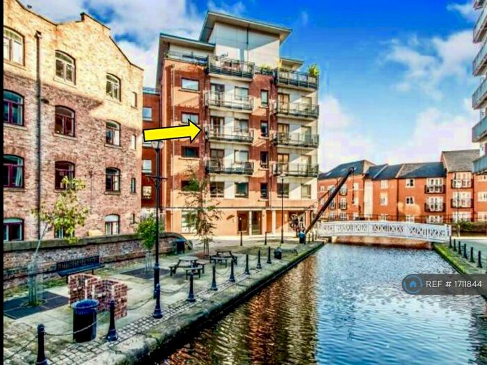 2 Bedroom Flat To Rent In Whittles Croft, Manchester, M1