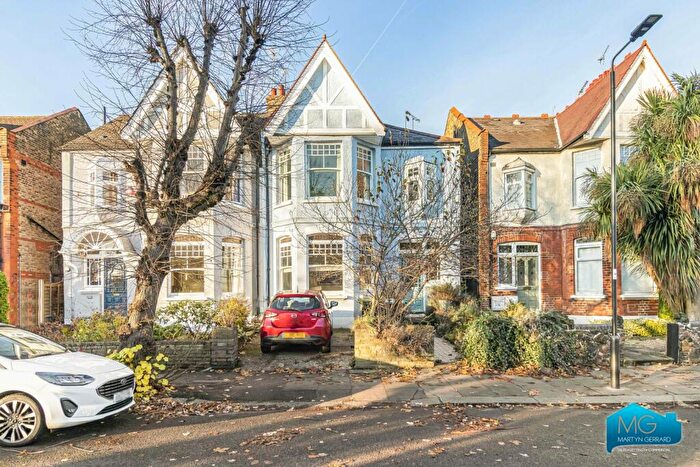 4 Bedroom Semi-Detached House To Rent In Conway Road, Southgate, London, N14