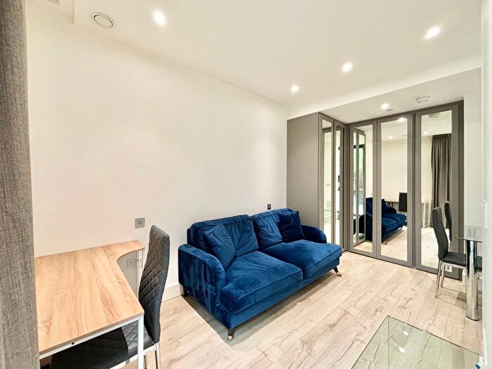 Studio To Rent In Stable Walk, London, E1