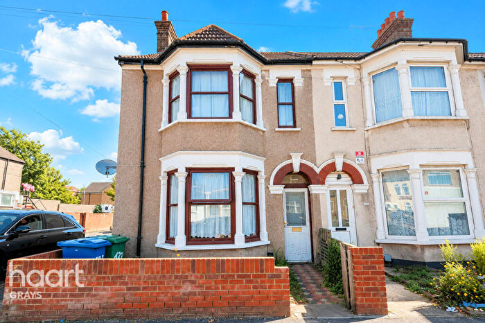 3 Bedroom End Of Terrace House For Sale In Clarence Road, Grays, RM17
