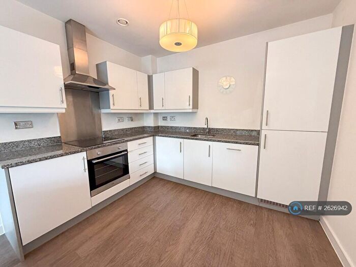 1 Bedroom Flat To Rent In Houseman Crescent, Manchester, M20