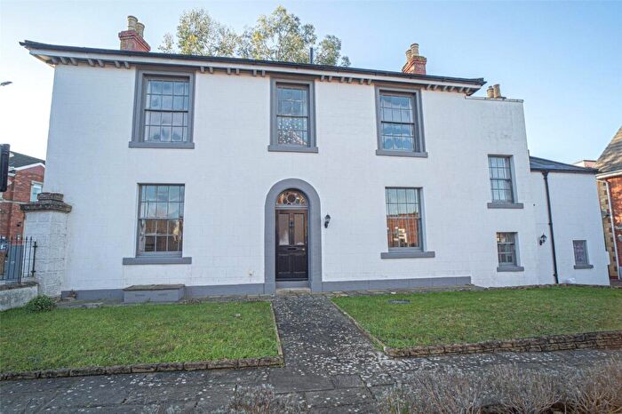 3 Bedroom Detached House For Sale In Bath Road, Old Town, Swindon, Wiltshire, SN1