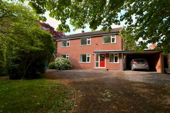 4 Bedroom Detached House To Rent In Cherrycroft, RG4