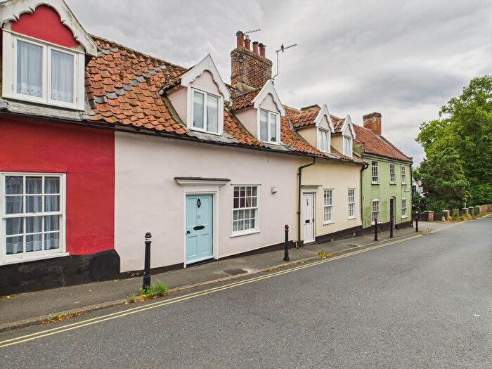 2 Bedroom Terraced House For Sale In Earsham Street, Bungay, NR35