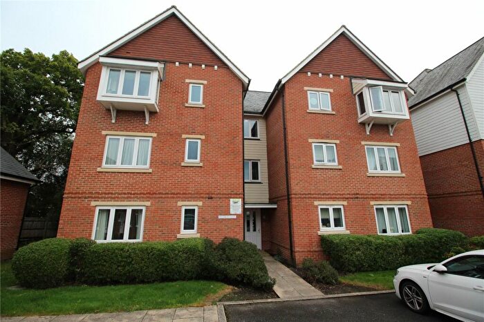 2 Bedroom Flat For Sale In Alder Court, Fleet, Hampshire, GU51
