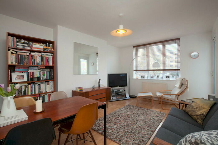 2 Bedroom Apartment To Rent In Green Lanes, London, N4