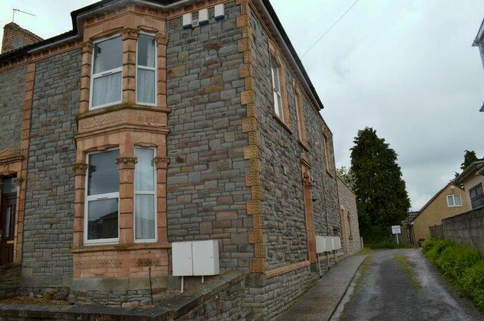 2 Bedroom Flat To Rent In Hillside Road, St George, BS5