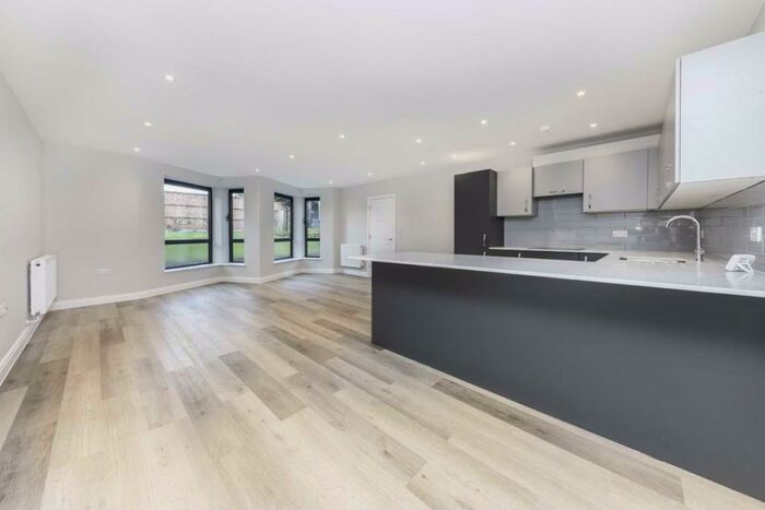 3 Bedroom Flat To Rent In Furness Road, Willesden Junction, NW10