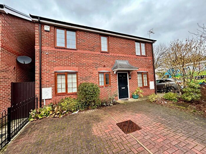 4 Bedroom House Of Multiple Occupation To Rent In Deanery Close, Liverpool, Merseyside, L4