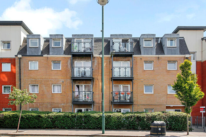 2 Bedroom Flat For Sale In High Road Leytonstone, E11
