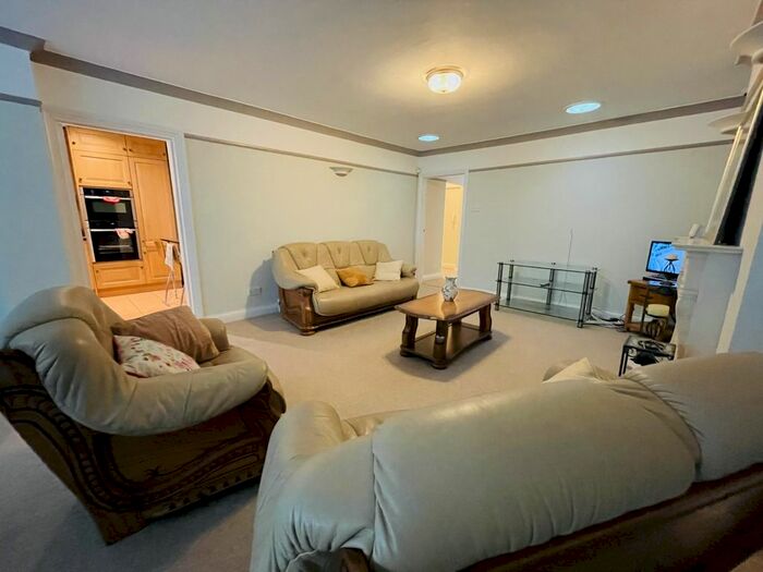 4 Bedroom Detached House To Rent In Thetford Road, New Malden, KT3