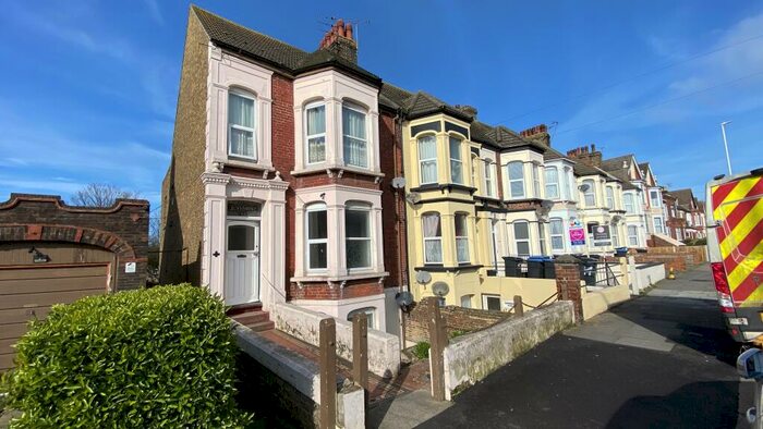 1 Bedroom Flat To Rent In Ramsgate Road, Margate, CT9