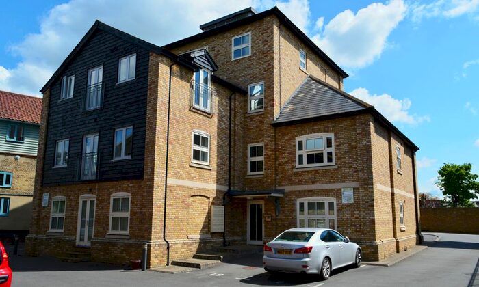 2 Bedroom Flat To Rent In Buryfield Maltings, Ware, SG12