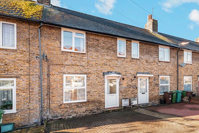 Property To Rent In Garrendon Road, Lodon, Surrey, SM4