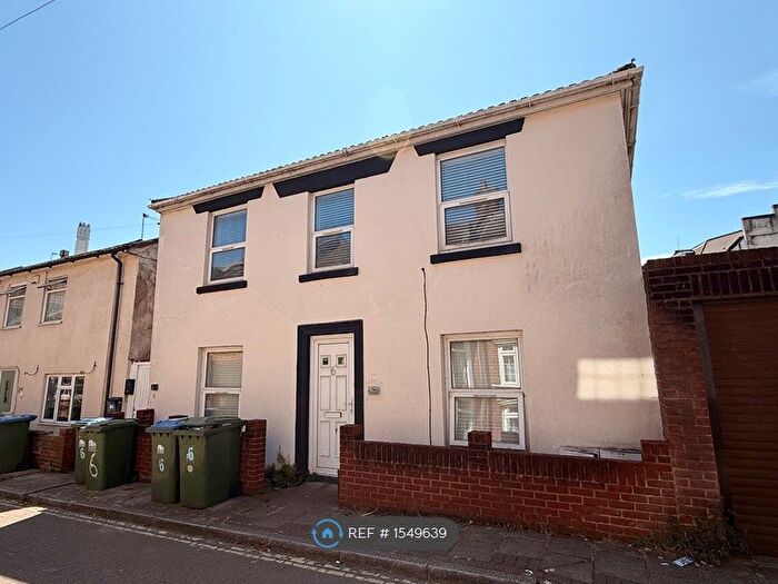4 Bedroom Flat To Rent In Lyon St, Southampton, SO14