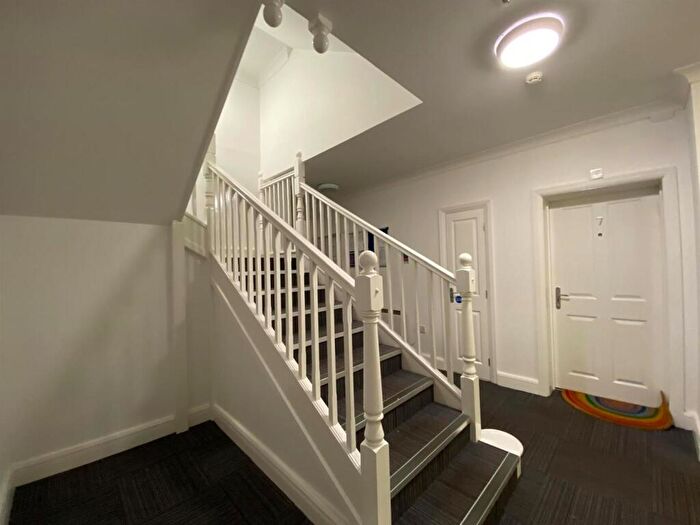 2 Bedroom Flat To Rent In Barlow Moor Road, Chorlton, M21