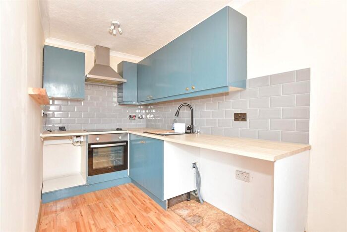 1 Bedroom Flat For Sale In Alma Road, Sheerness, Kent, ME12