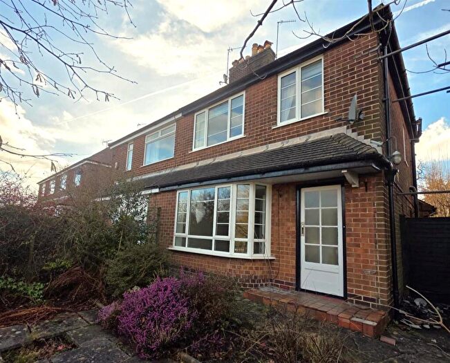 2 Bedroom House To Rent In Fieldbank Road, SK11