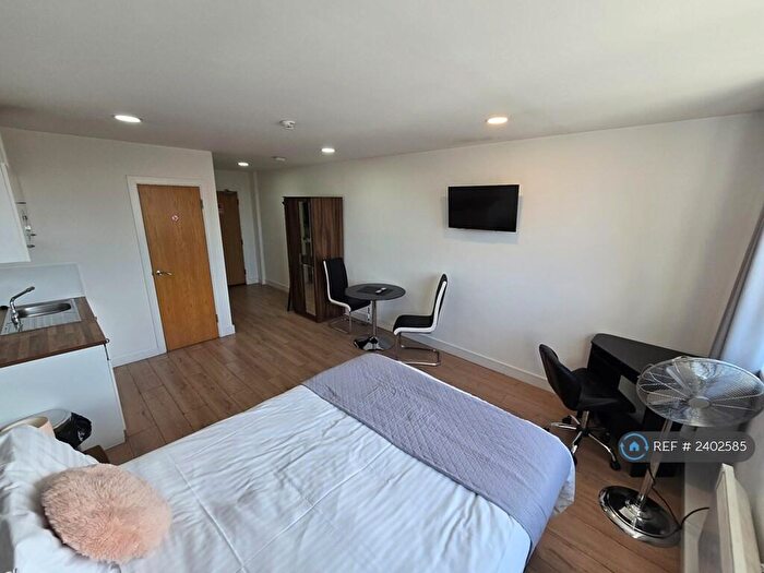 Studio To Rent In Lower Bryan Street, Stoke-On-Trent, ST1