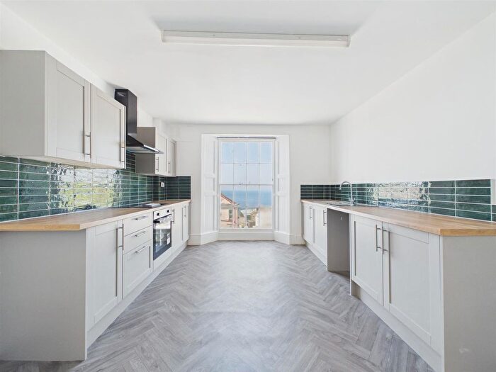 3 Bedroom Flat For Sale In High Street, Ilfracombe, EX34