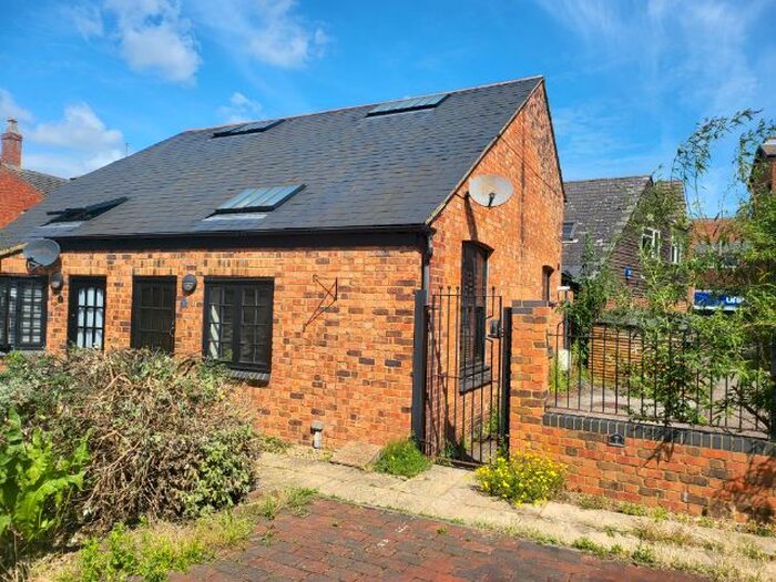 1 Bedroom Mews To Rent In The Maltings, Newport Pagnell, MK16