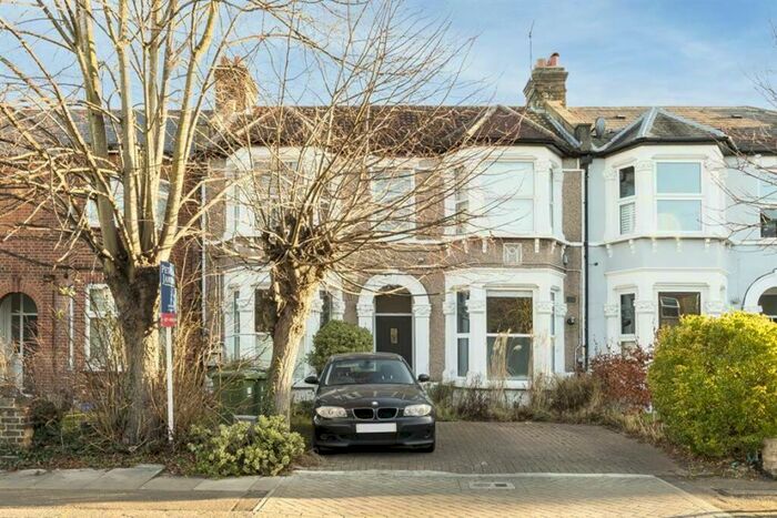 2 Bedroom Flat To Rent In Wellmeadow Road, Hither Green, SE13