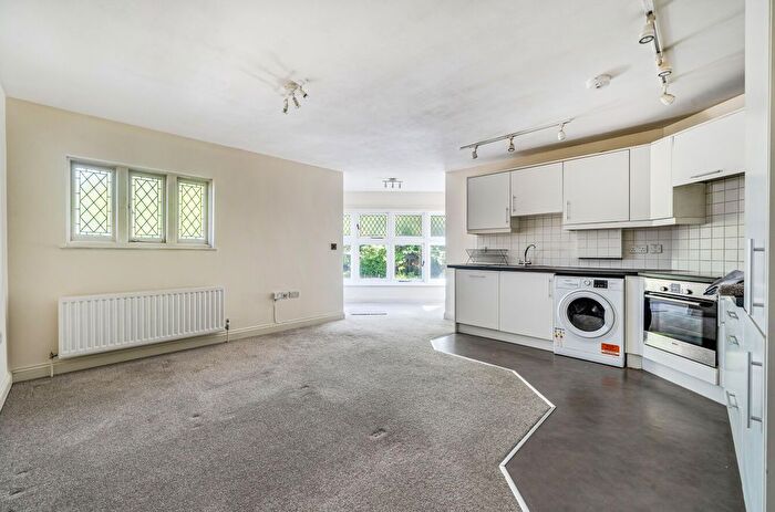 1 Bedroom Flat To Rent In High Street, Leatherhead, KT23