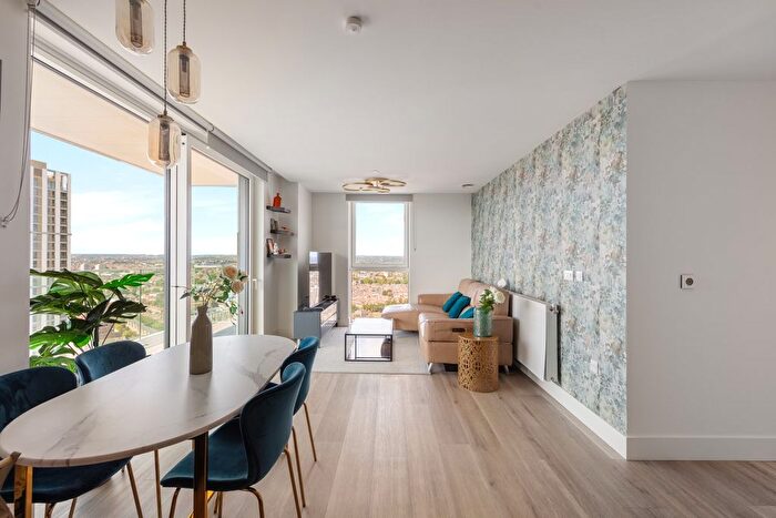2 Bedroom Flat For Sale In Daneland Walk, London, N17