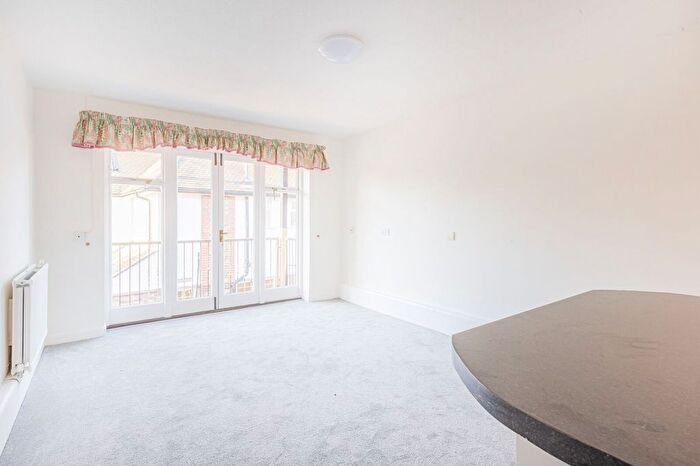 1 Bedroom Flat To Rent In Westcombe Park Road, Blackheath, London, SE3