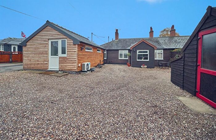 3 Bedroom Semi-Detached Bungalow For Sale In Station Road, Market Bosworth, CV13