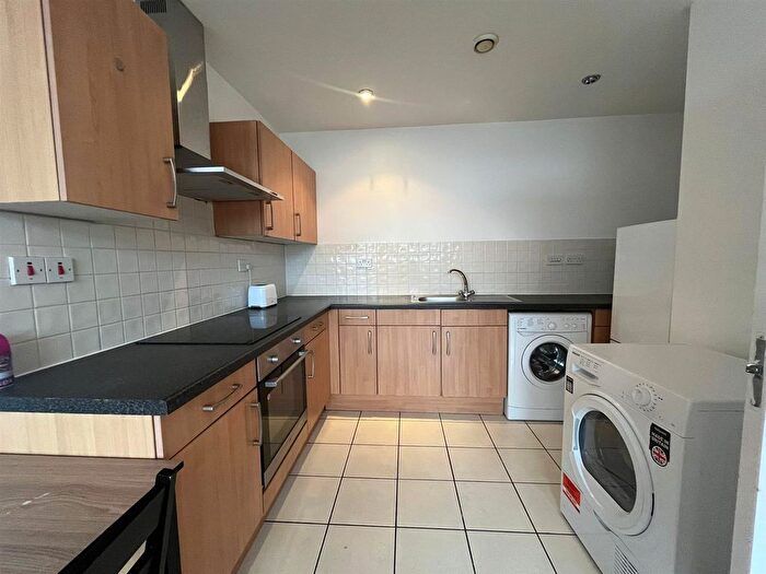 2 Bedroom Flat To Rent In City Heights, Victoria Bridge Street, Salford, M3