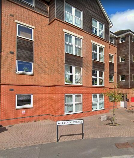 2 Bedroom Flat To Rent In Chain Court, Angel Ridge, Swindon, SN1