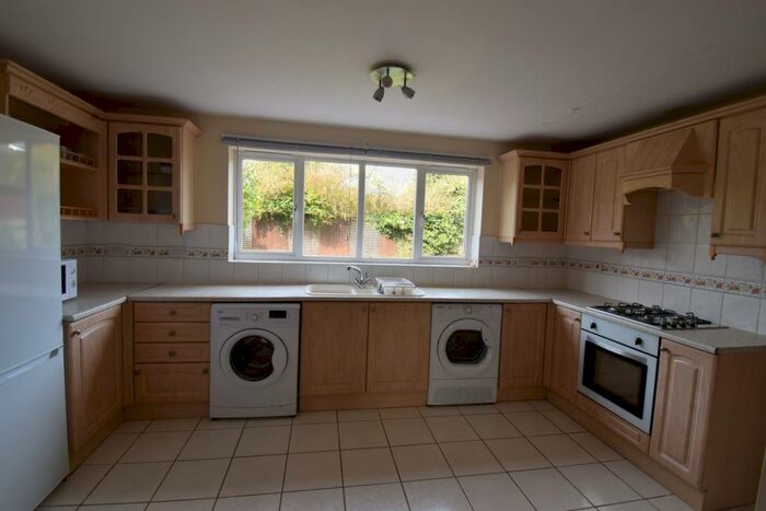 5 Bedroom Detached House To Rent In Speedwell Way, Norwich, NR5