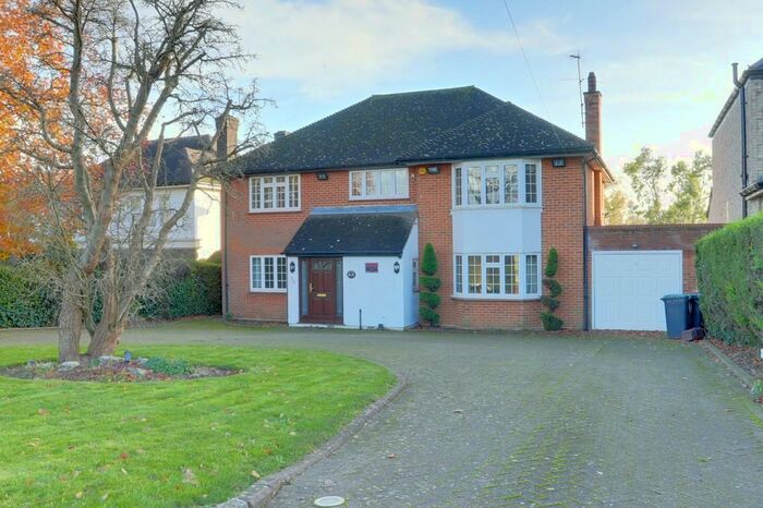 4 Bedroom Detached House To Rent In Waggon Road, Hadley Wood, EN4