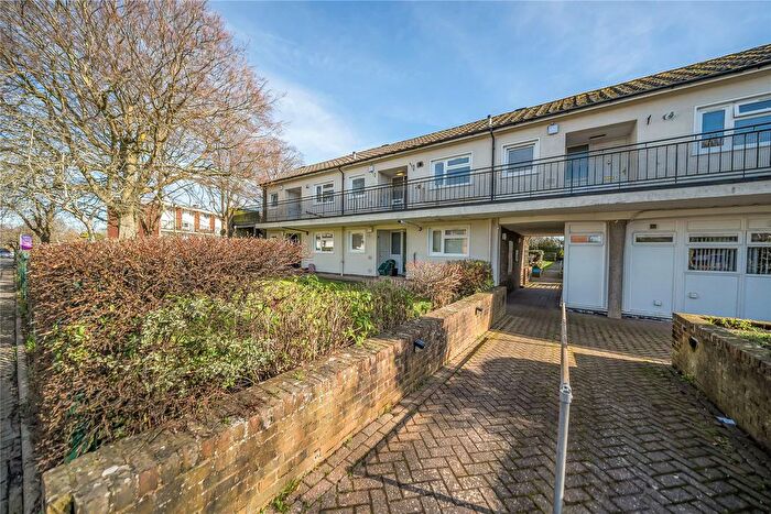 1 Bedroom Flat For Sale In Kingsmead, Biggin Hill, Westerham, TN16