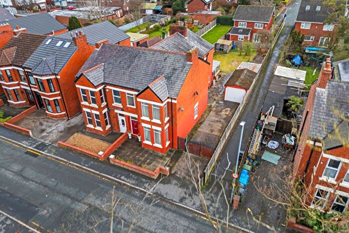 4 Bedroom Semi-Detached House For Sale In Ditchfield Road, Widnes, WA8