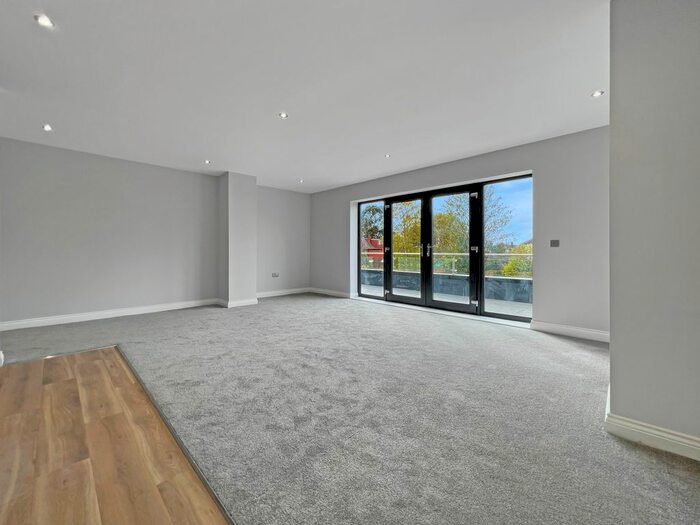 2 Bedroom Flat To Rent In Holmfield Court, Devonshire Avenue, Roundhay, LS8