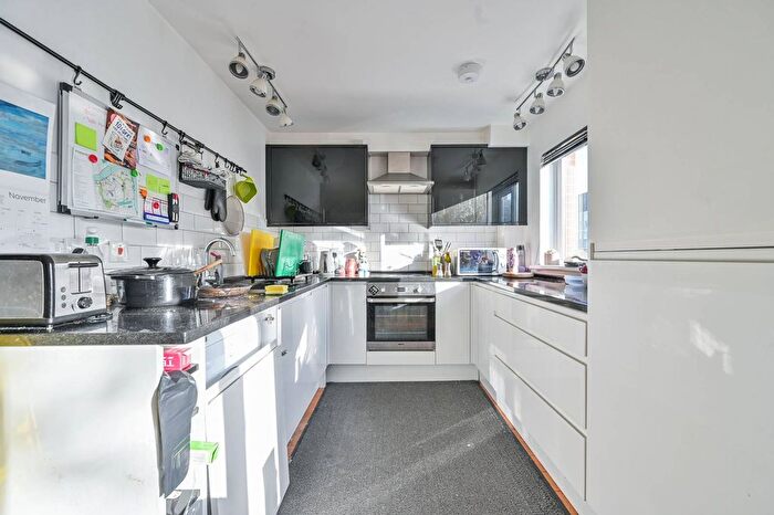 2 Bedroom Flat To Rent In Goodwin Close, Rotherhithe, London, SE16