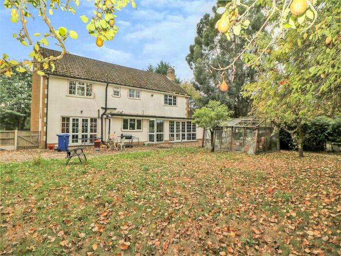 4 Bedroom Detached House For Sale In Thorpe In Balne, Doncaster, DN6