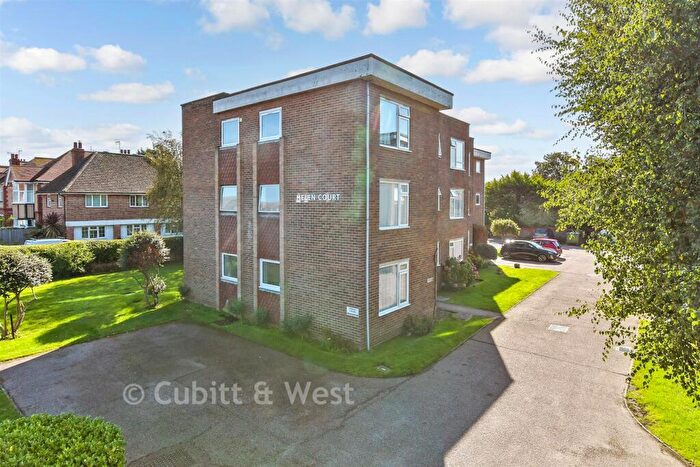 1 Bedroom Flat For Sale In Mill Road, Worthing, West Sussex, BN11